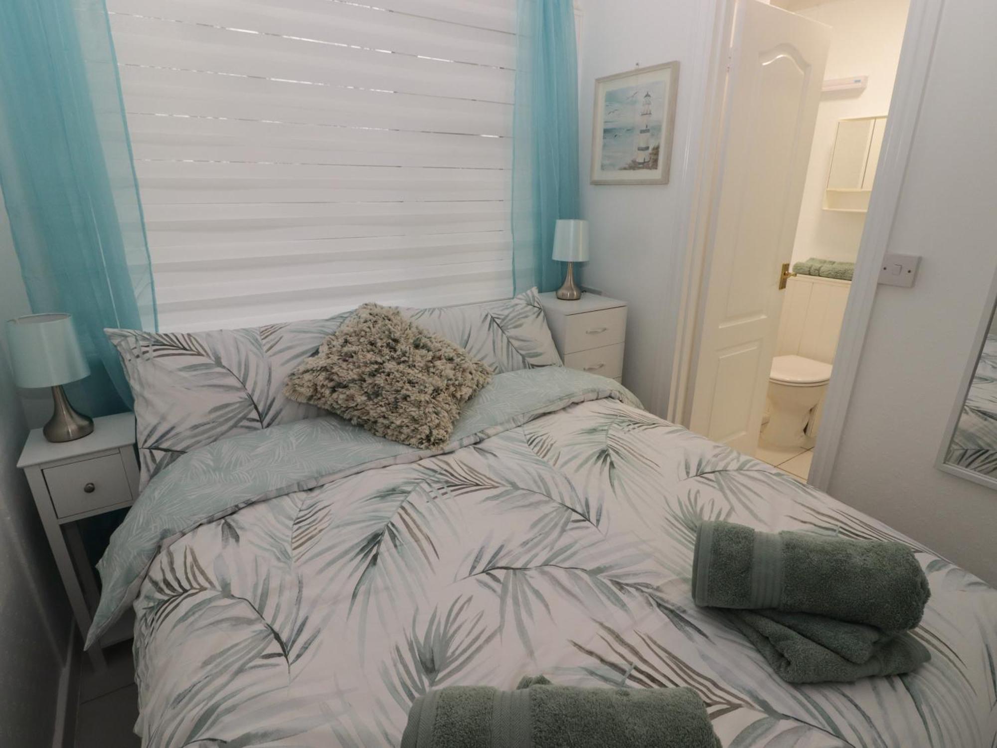 Apartment Flat 7 *